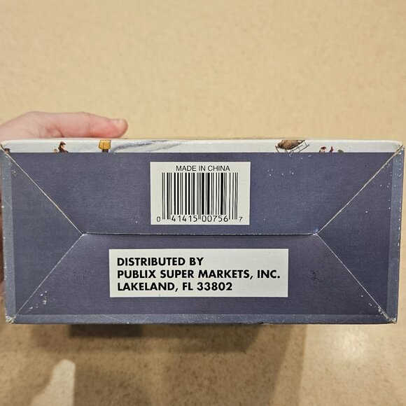 PUBLIX CERAMIC CHRISTMAS HOLIDAY SANTA & MRS CLAUS SALT & PEPPER SHAKERS SET - Picture 6 of 12